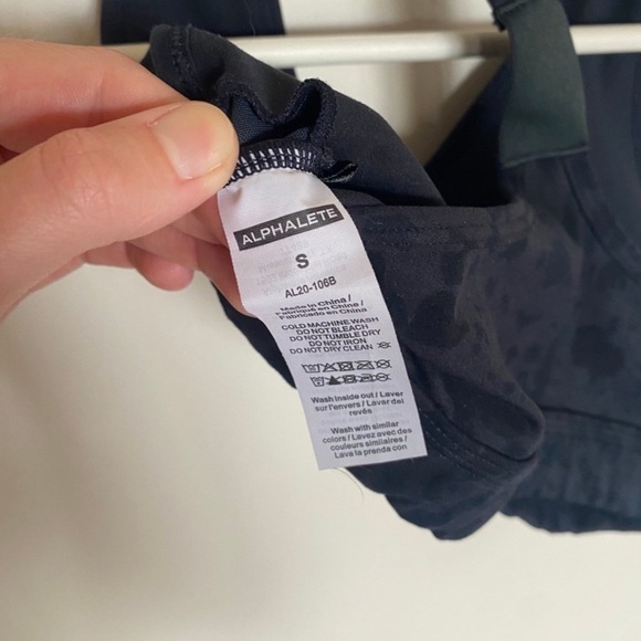 Alphalete black gym workout activewear Sports Bra - small - Picture 4 of 4